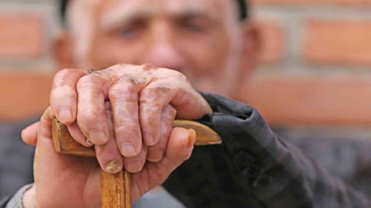 تو را من چشم در راهم