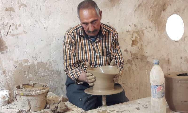 هنر سفالگری، میراث خانواده سیرجانی