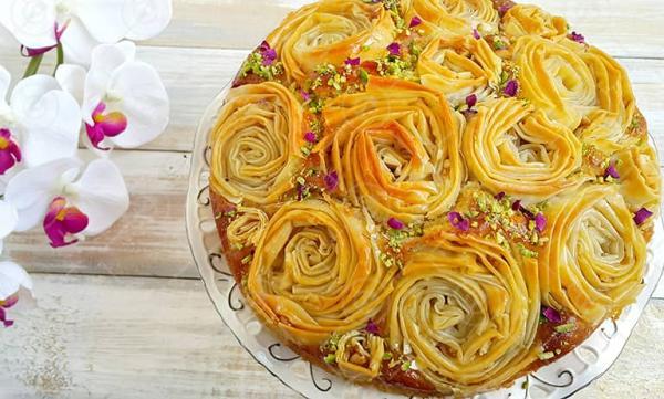 طرز تهیه کیک باقلوا با شربت زعفرانی؛ کیک مجلسی مجذوب کننده!