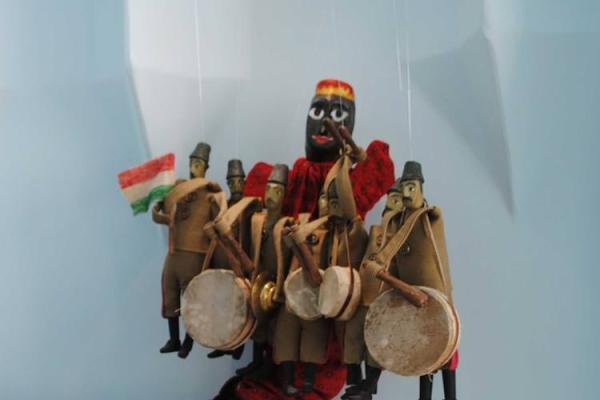 نمایشگاه عروسک های دست ساز عشایر