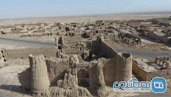 بافت تاریخی روستای بیاض در شهرستان انار بازسازی می گردد